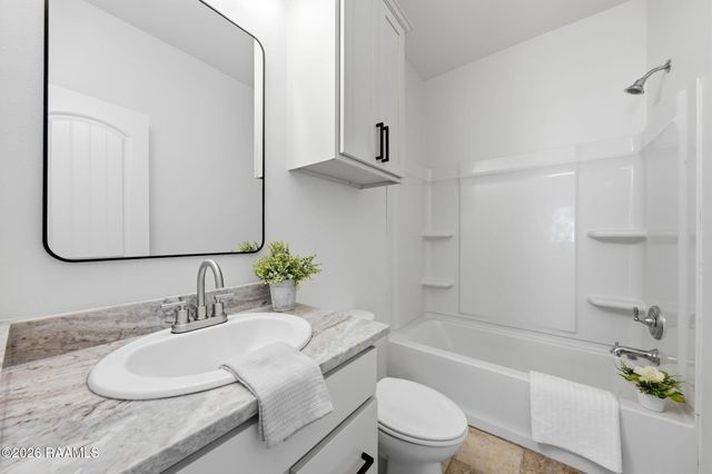 112 Fallow Field Road, Rayne, LA 70578