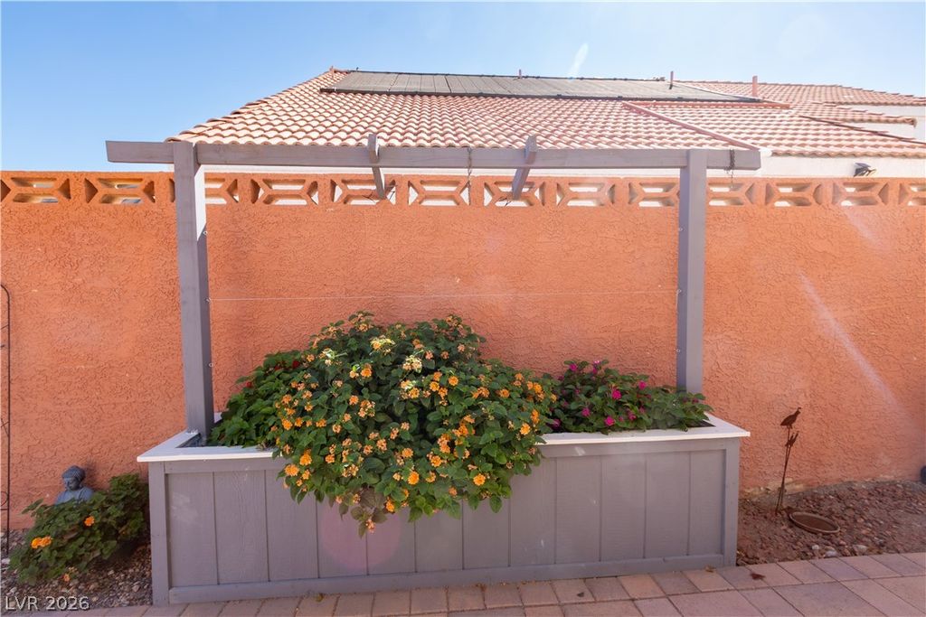 Image 15 of property listing at 7332 Queen Palm Drive, Las Vegas, NV 89128