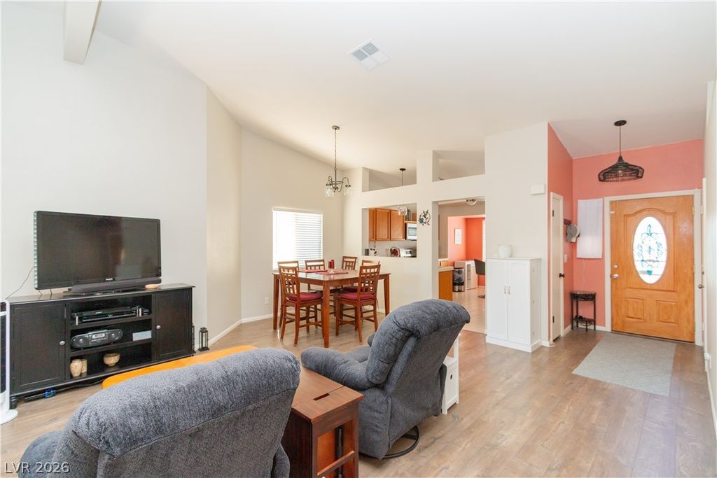 Image 7 of property listing at 7332 Queen Palm Drive, Las Vegas, NV 89128