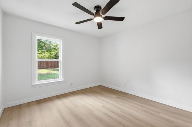 2109 Hedgerow Street, Arlington, TX 76010