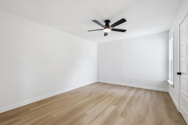 2109 Hedgerow Street, Arlington, TX 76010
