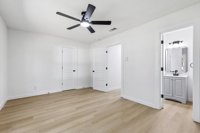 2109 Hedgerow Street, Arlington, TX 76010