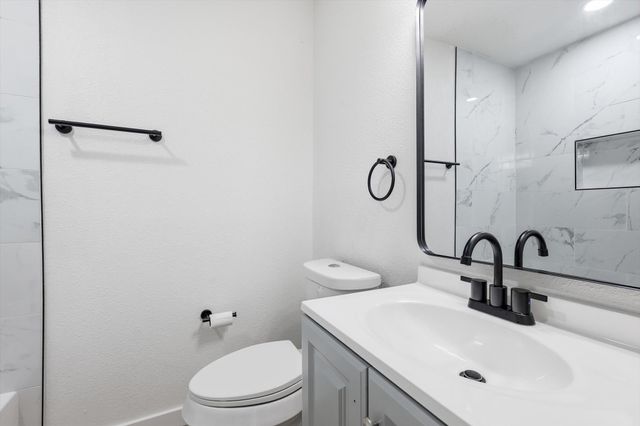 2109 Hedgerow Street, Arlington, TX 76010