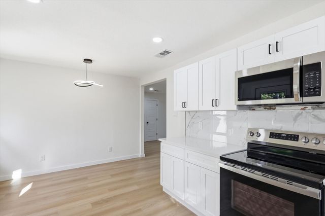 2109 Hedgerow Street, Arlington, TX 76010