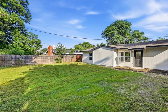 2109 Hedgerow Street, Arlington, TX 76010