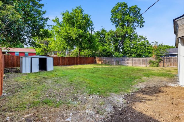 2109 Hedgerow Street, Arlington, TX 76010