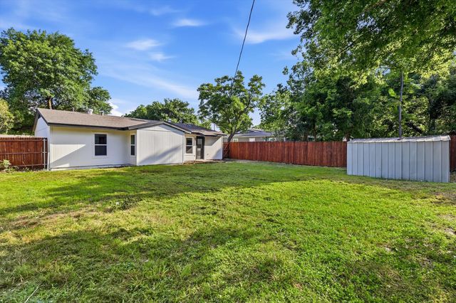 2109 Hedgerow Street, Arlington, TX 76010