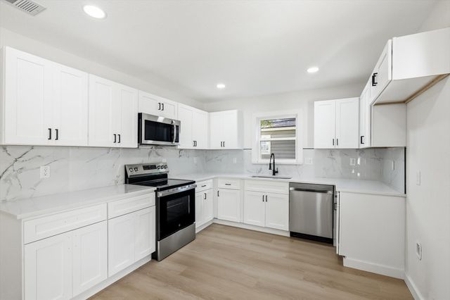 2109 Hedgerow Street, Arlington, TX 76010