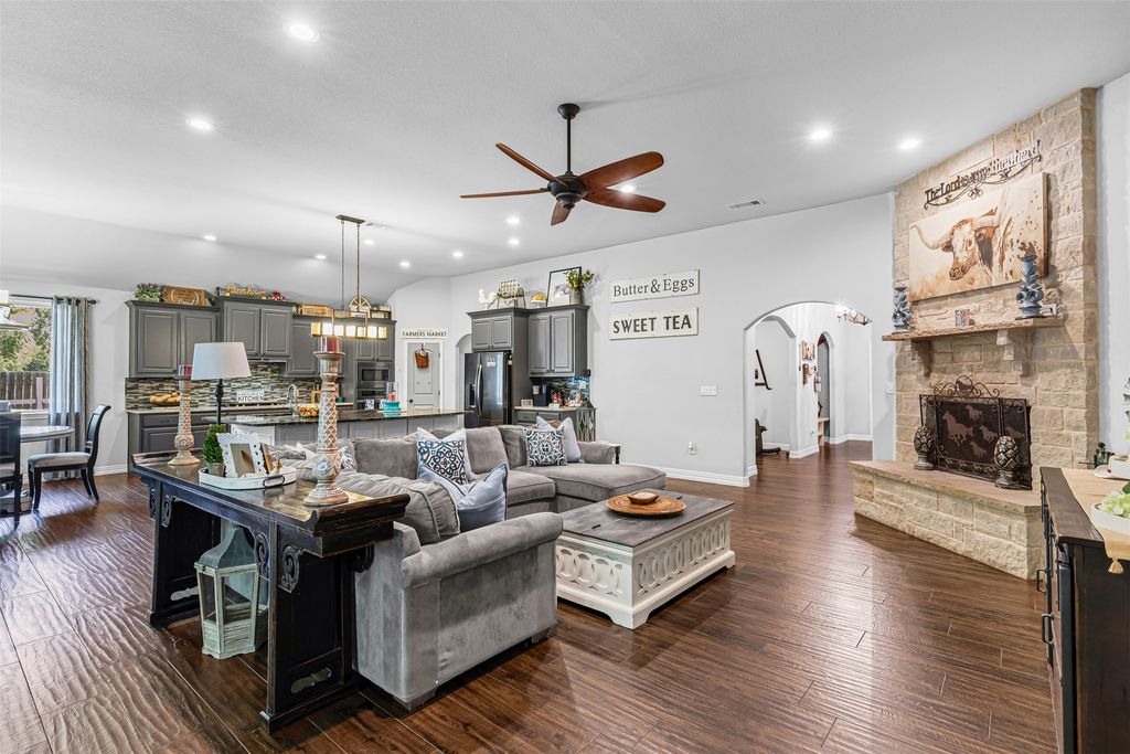 6270 High Mesa Drive, Justin, TX 76247
