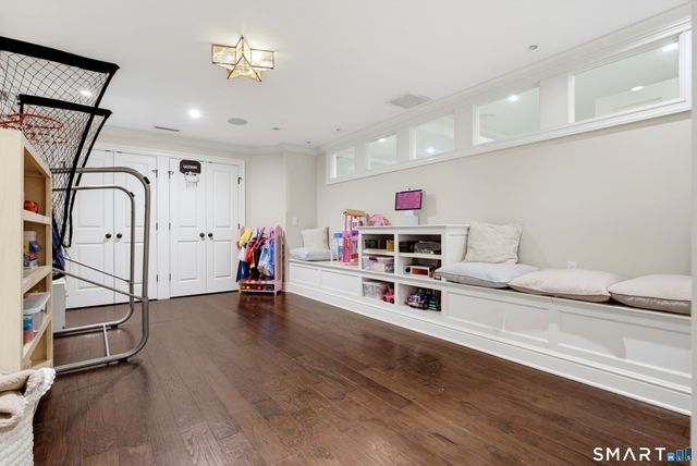 25 Sagamore Road, Stamford, CT 06902