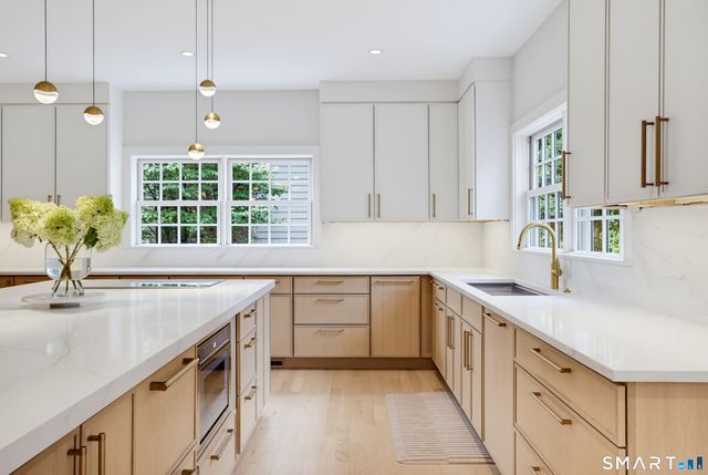 25 Sagamore Road, Stamford, CT 06902