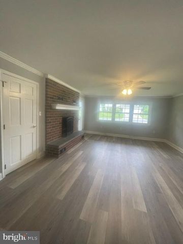 1207 FLINT HILL RD, Wilmington, DE 19808