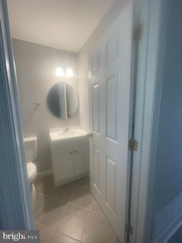 1207 FLINT HILL RD, Wilmington, DE 19808
