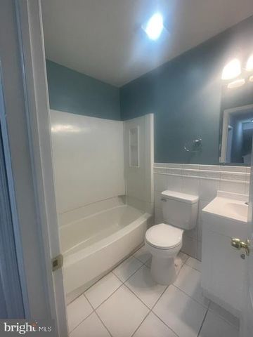 1207 FLINT HILL RD, Wilmington, DE 19808