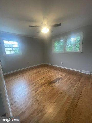 1207 FLINT HILL RD, Wilmington, DE 19808