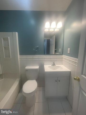1207 FLINT HILL RD, Wilmington, DE 19808