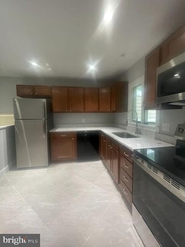 1207 FLINT HILL RD, Wilmington, DE 19808