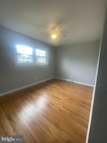 1207 FLINT HILL RD, Wilmington, DE 19808