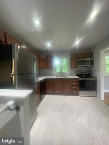 1207 FLINT HILL RD, Wilmington, DE 19808