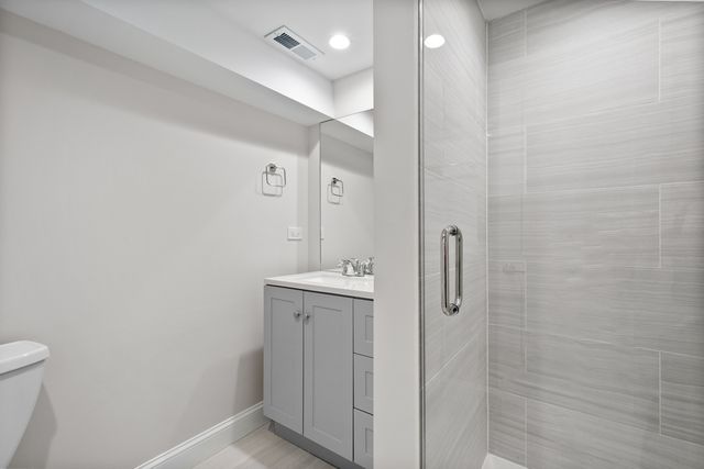 2734 W Fargo Avenue, Chicago, IL 60645