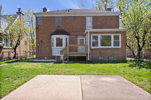 2734 W Fargo Avenue, Chicago, IL 60645