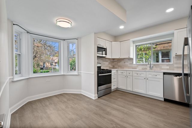 2734 W Fargo Avenue, Chicago, IL 60645