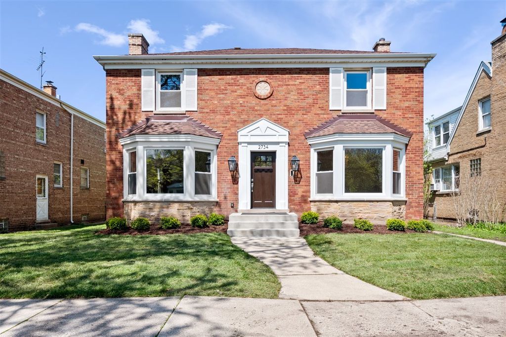 2734 W Fargo Avenue, Chicago, IL 60645