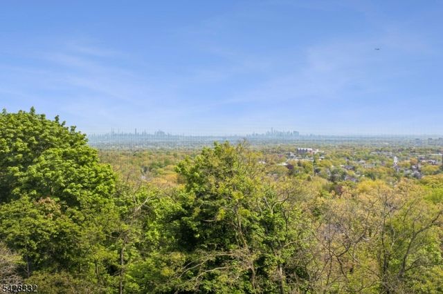 10 Crestmont Rd 5J 5J, Montclair Twp., NJ 07042
