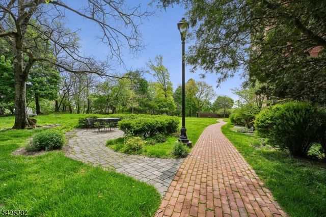 10 Crestmont Rd 5J 5J, Montclair Twp., NJ 07042
