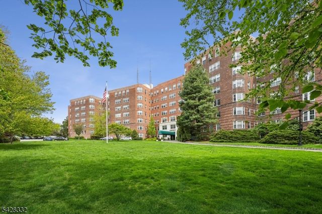 10 Crestmont Rd 5J 5J, Montclair Twp., NJ 07042