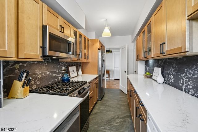 10 Crestmont Rd 5J 5J, Montclair Twp., NJ 07042