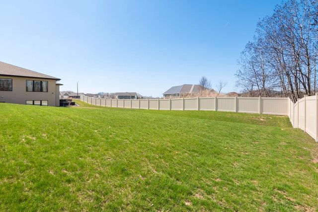 2929 CREEKWOOD DRIVE, Green Bay, WI 54311