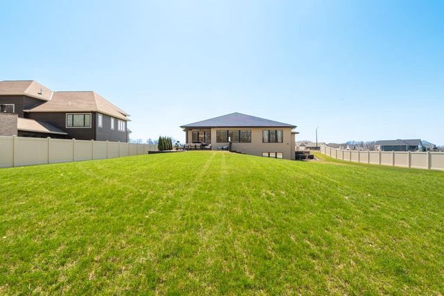 2929 CREEKWOOD DRIVE, Green Bay, WI 54311