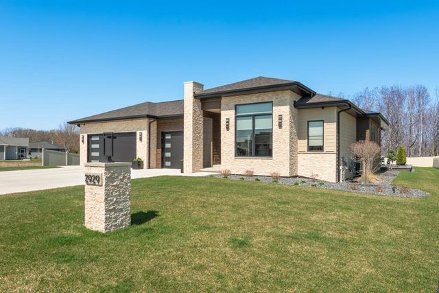 2929 CREEKWOOD DRIVE, Green Bay, WI 54311