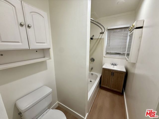 221 S Kenwood Street 8, Glendale, CA 91205