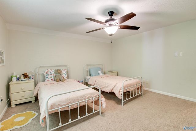 2123 NW Thunderbird Street NW, Hartselle, AL 35640
