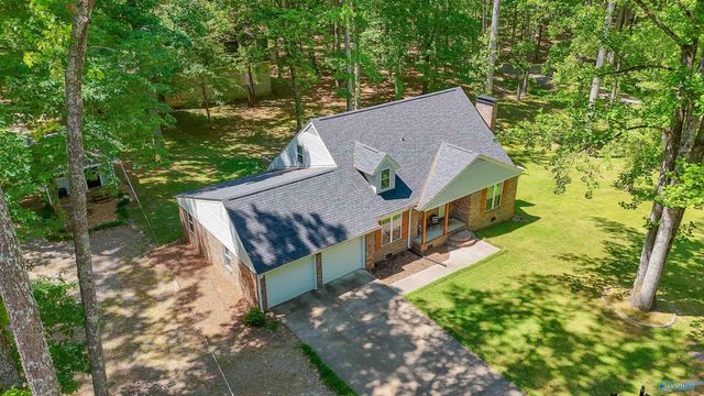 2123 NW Thunderbird Street NW, Hartselle, AL 35640