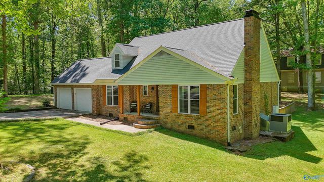 2123 NW Thunderbird Street NW, Hartselle, AL 35640