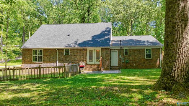 2123 NW Thunderbird Street NW, Hartselle, AL 35640