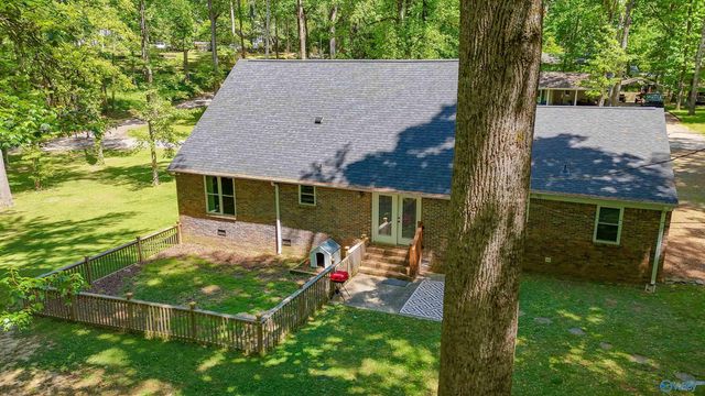 2123 NW Thunderbird Street NW, Hartselle, AL 35640