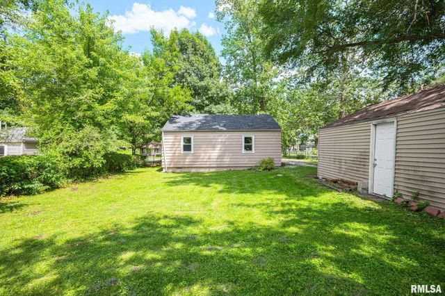 2119 N NORTHCREST Drive, Peoria, IL 61604