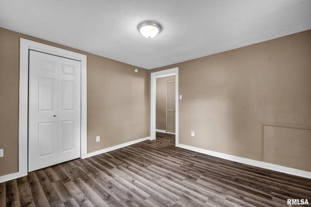 2119 N NORTHCREST Drive, Peoria, IL 61604