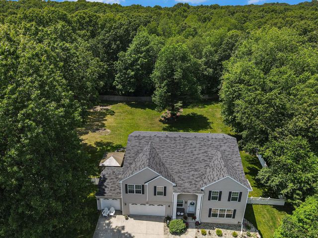 9354 Stratford Woods Trail, Kalamazoo, MI 49009