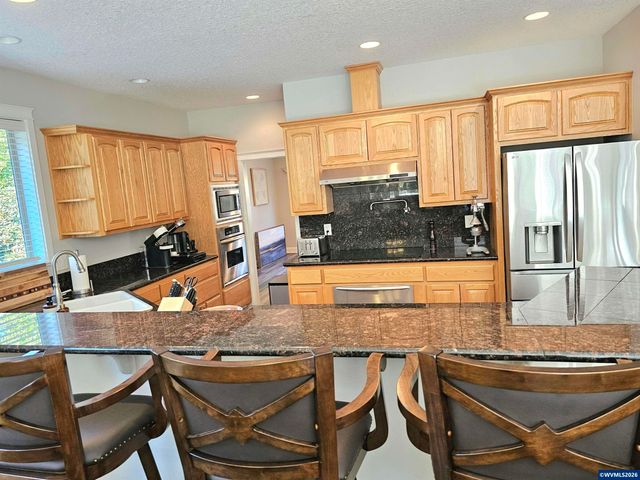 1395 West Meadows Dr NW, Salem, OR 97304