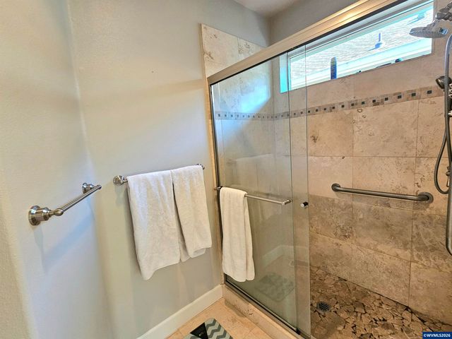 1395 West Meadows Dr NW, Salem, OR 97304