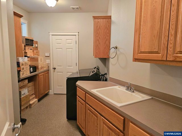 1395 West Meadows Dr NW, Salem, OR 97304