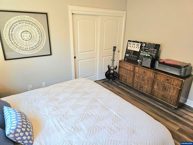 1395 West Meadows Dr NW, Salem, OR 97304