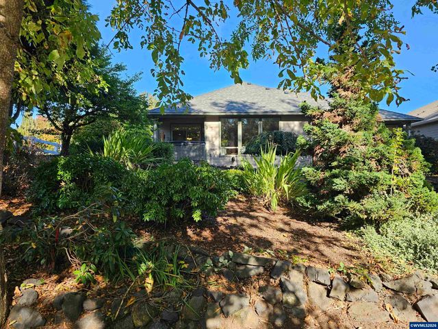 1395 West Meadows Dr NW, Salem, OR 97304