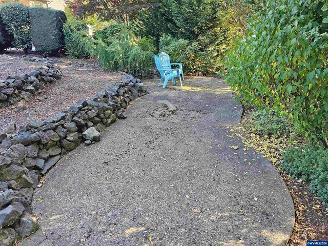 1395 West Meadows Dr NW, Salem, OR 97304