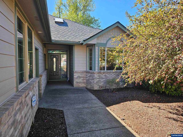 1395 West Meadows Dr NW, Salem, OR 97304